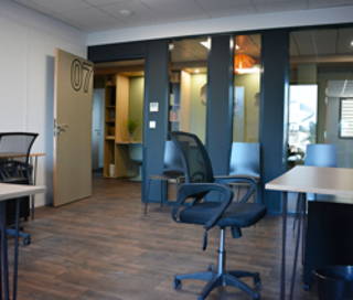 Bureau privé 33 m² 6 postes Coworking Quai des Moulins Sète 34200 - photo 4